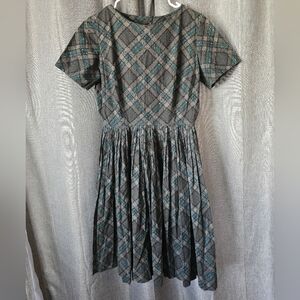 Vtg 60s Dixie Debs Green Plaid Fit and Flare Housewife Dress Size 6